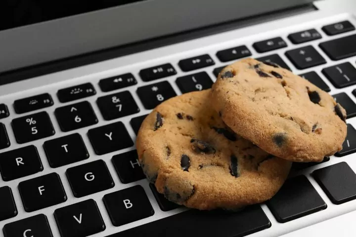 Краят на "бисквитките" (Cookies): Оцеляване чрез First-Party Data